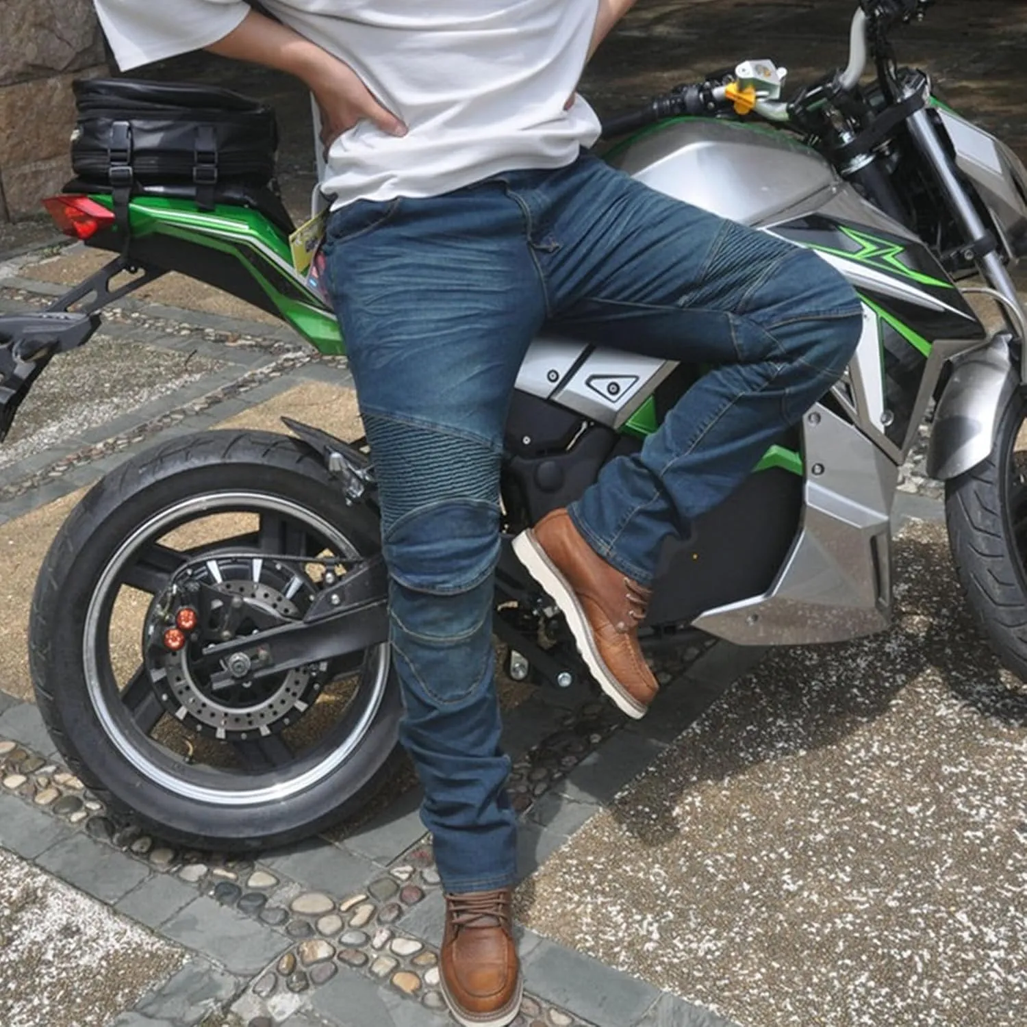 Men's Slim Fit Motorcycle Riding Jeans Armor Racing Cycling Denim Jeans Knee and Hip Armor Pads Jeans