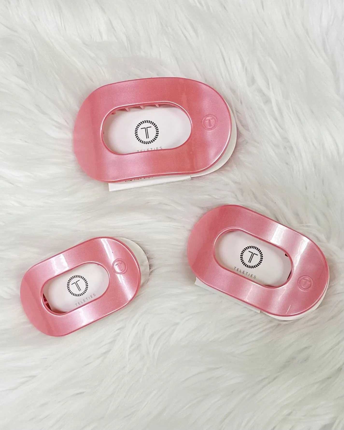 TELETIES Calming Coral Round Flat Hair Clip