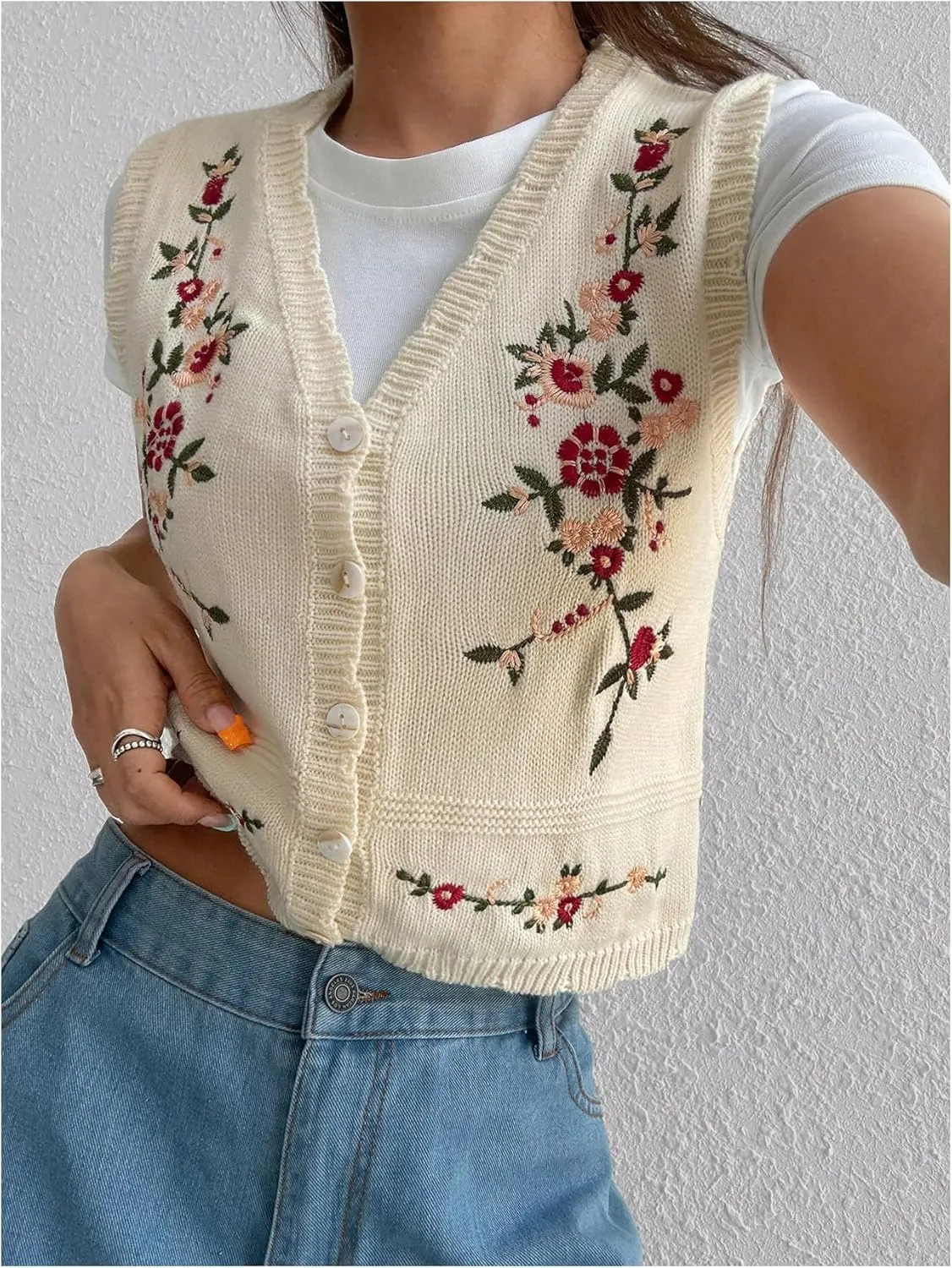 WDIRARA Women's Floral Embroidered Button Front V Neck Sleeveless Knit Sweater Vest