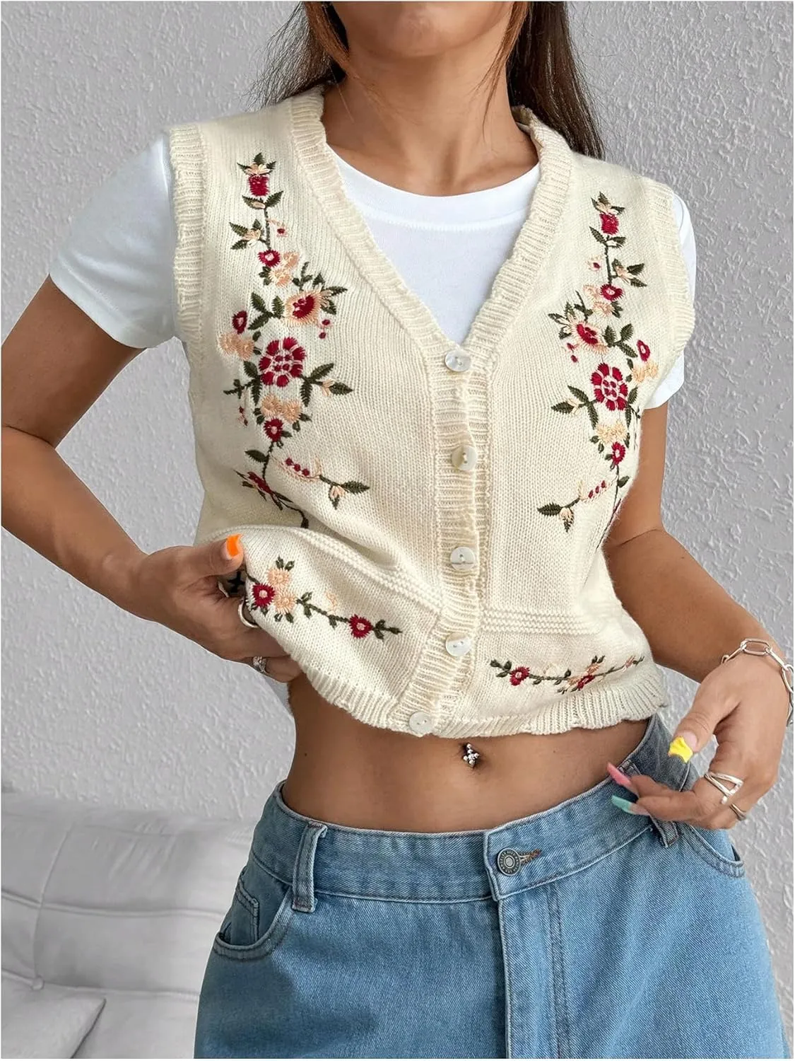 WDIRARA Women's Floral Embroidered Button Front V Neck Sleeveless Knit Sweater Vest