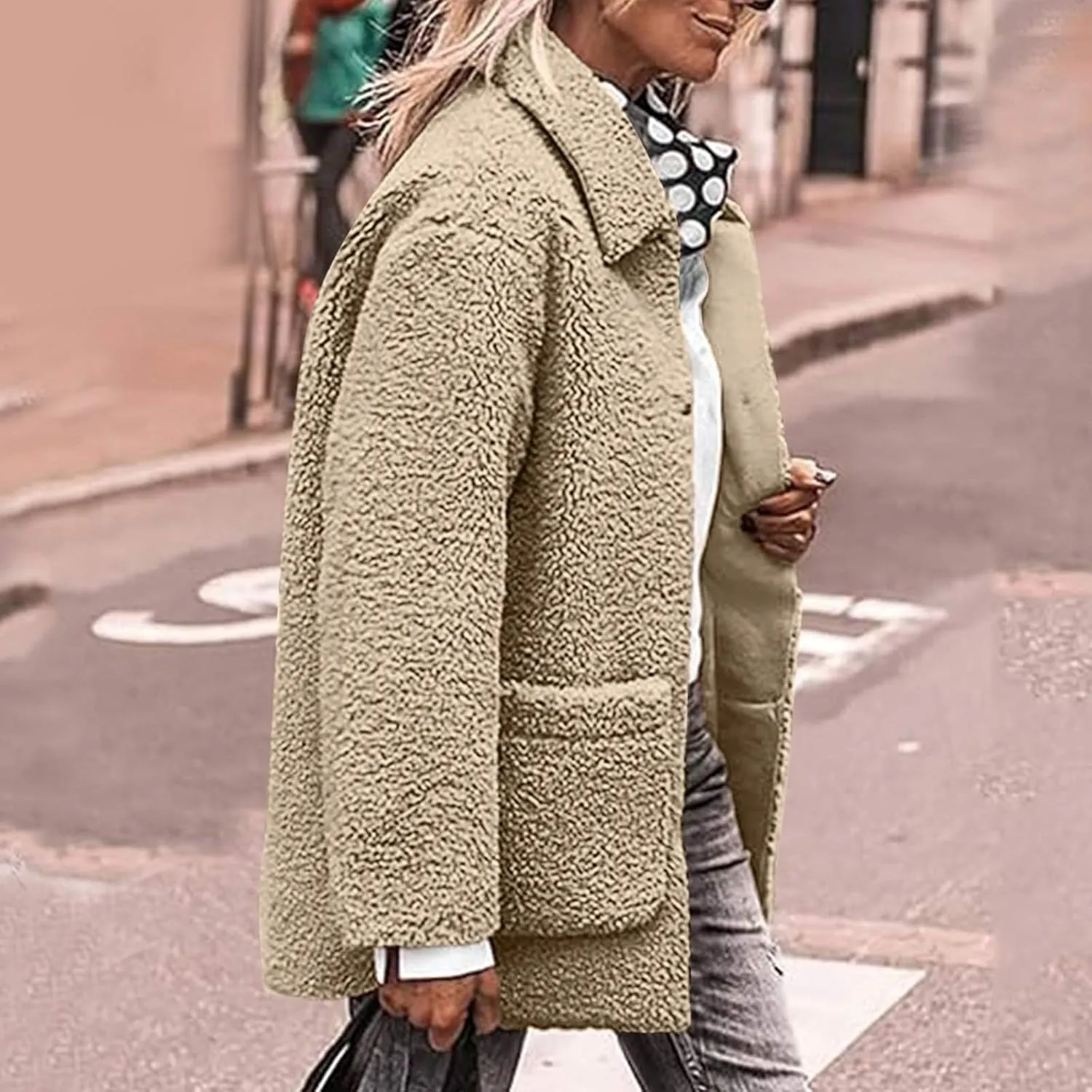 Winter Jackets for Women Lapel Button Sherpa Jacket Trendy Warm Faux Fur Coat Comfy Fuzzy Sweater Coats with Pockets