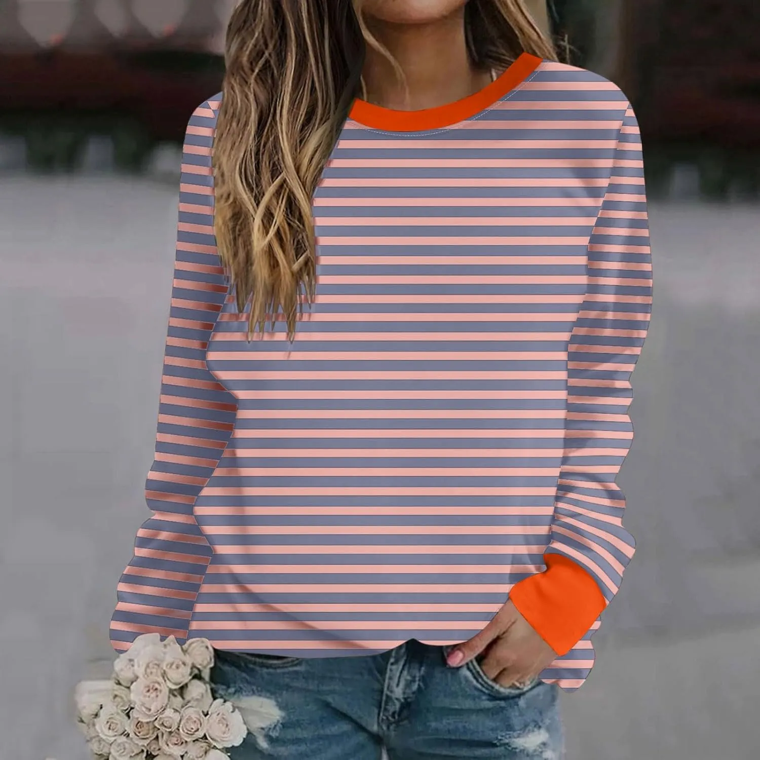 Womens Striped Sweatshirt Trendy Fleece Long Sleeve Crewneck Pullover Tops Regular Fit Fall Fashion Outfits 2024